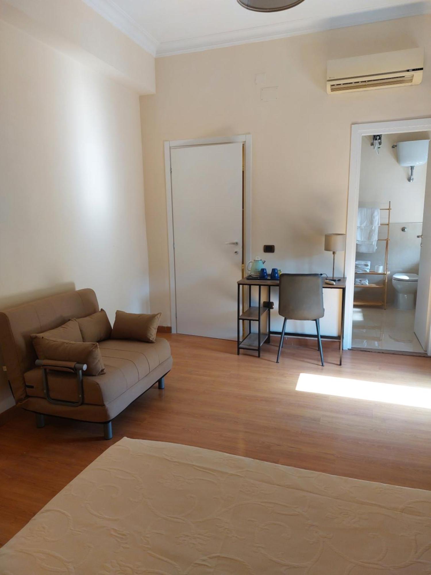 Domus Schipa Couette-café Naples