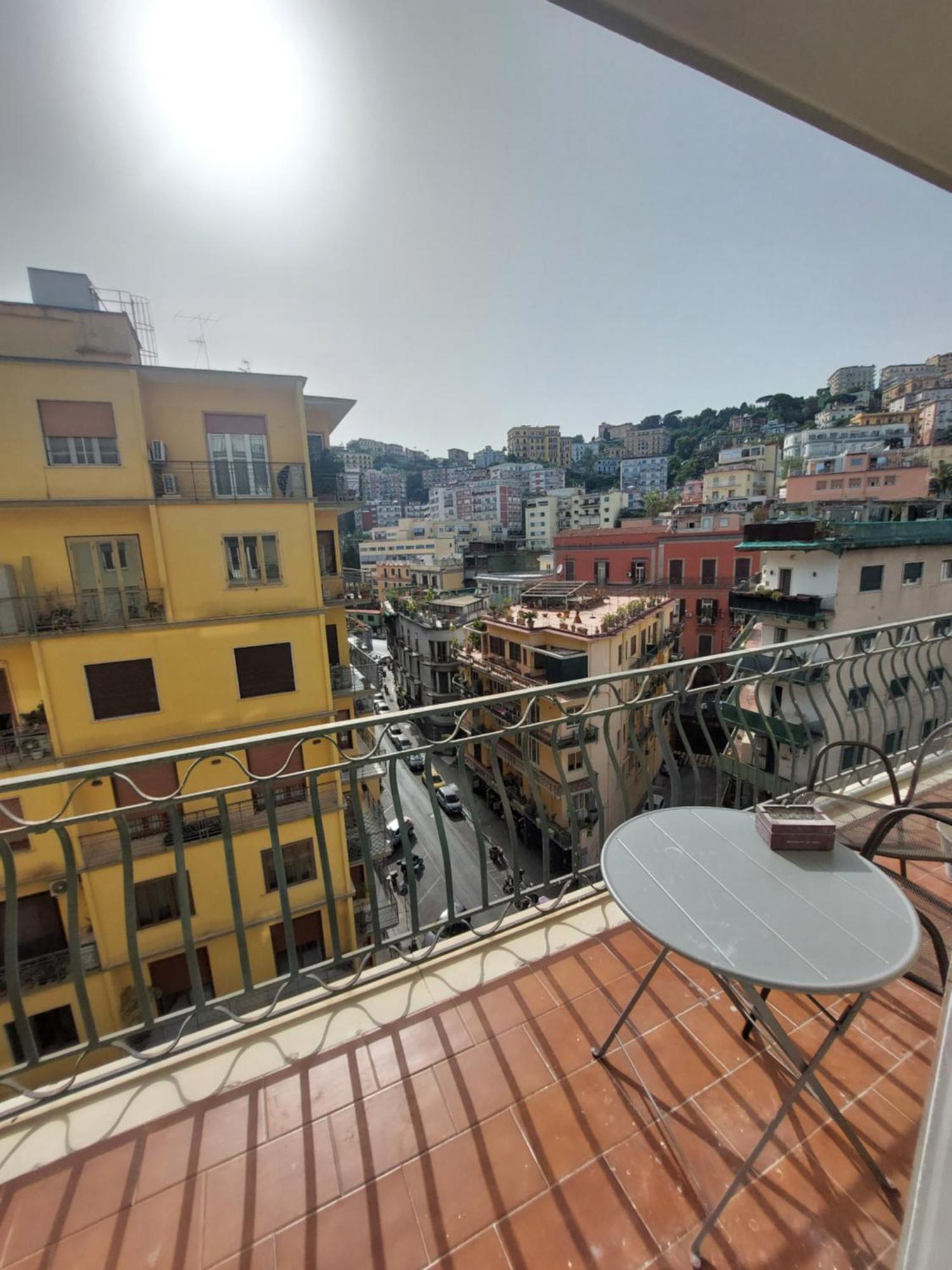 Domus Schipa Couette-café Naples